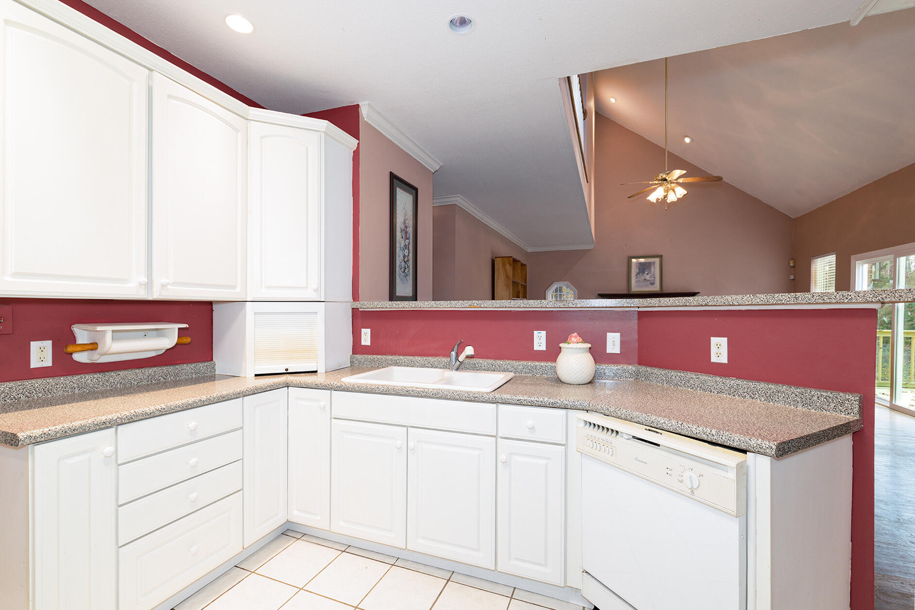 138 Flora Lane Cleveland, TN 37323 - Photo 16 of 40 Kitchen2