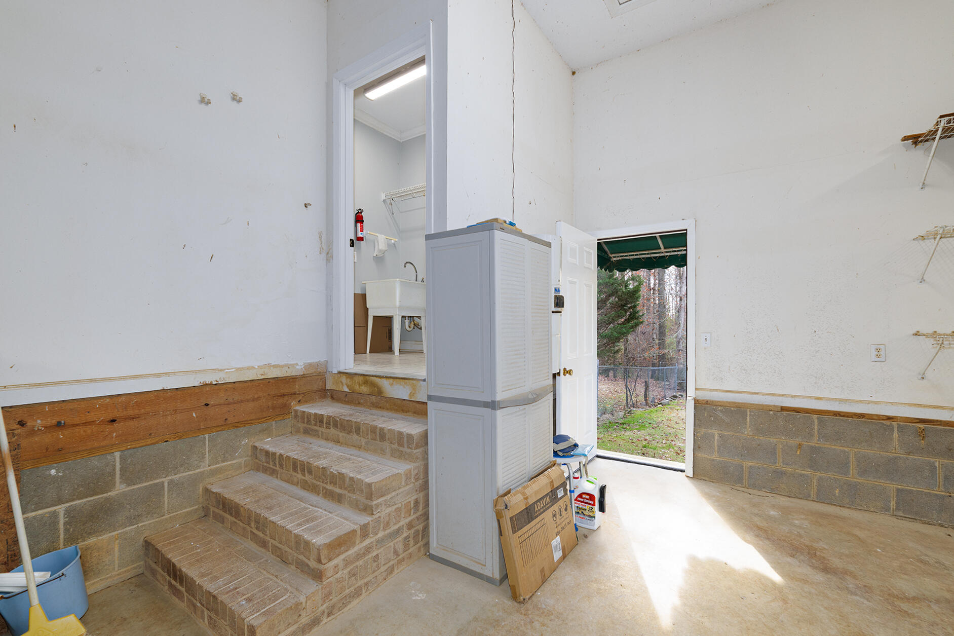 138 Flora Lane Cleveland, TN 37323 - Photo 36 of 40 Garage2