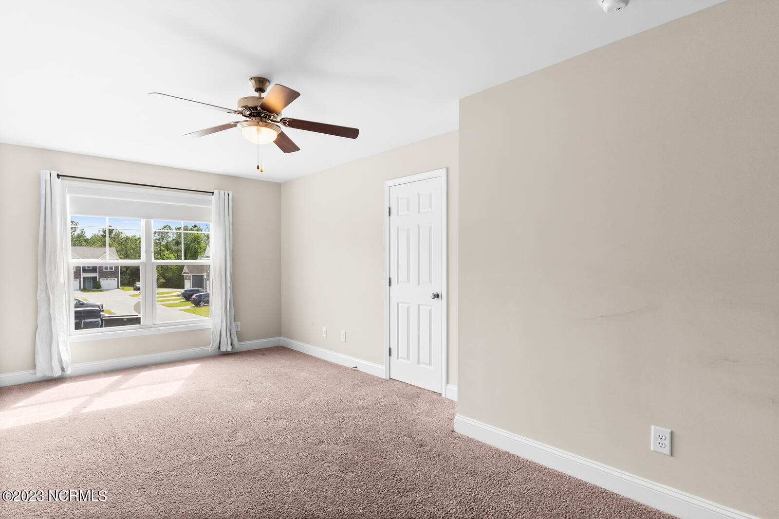 202 North Stingray Lane Holly Ridge, NC 28445 - Photo 13 of 34 Primary Bedroom