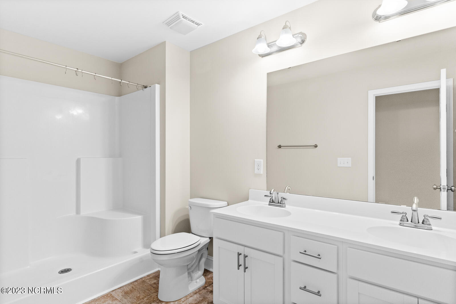 202 North Stingray Lane Holly Ridge, NC 28445 - Photo 18 of 34 Primary Bathroom