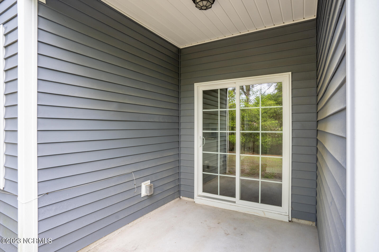202 North Stingray Lane Holly Ridge, NC 28445 - Photo 25 of 34 Back Patio