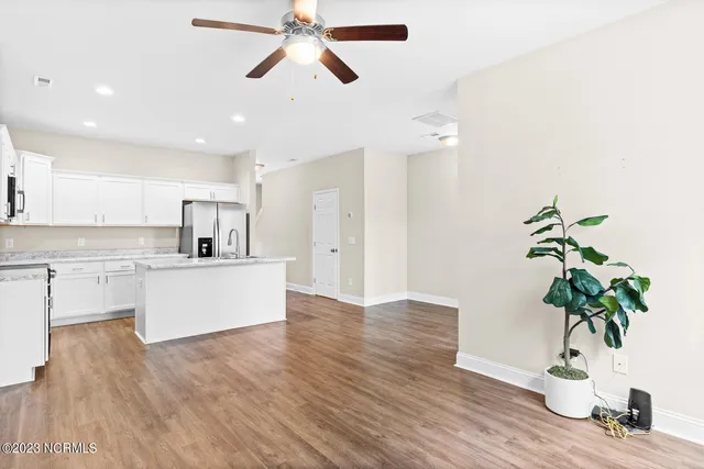 $1,675 | 202 North Stingray Lane, Holly Ridge, NC 28445