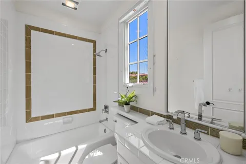 $8,950,000 | 28 Sandy Cove, Newport Coast, CA 92657