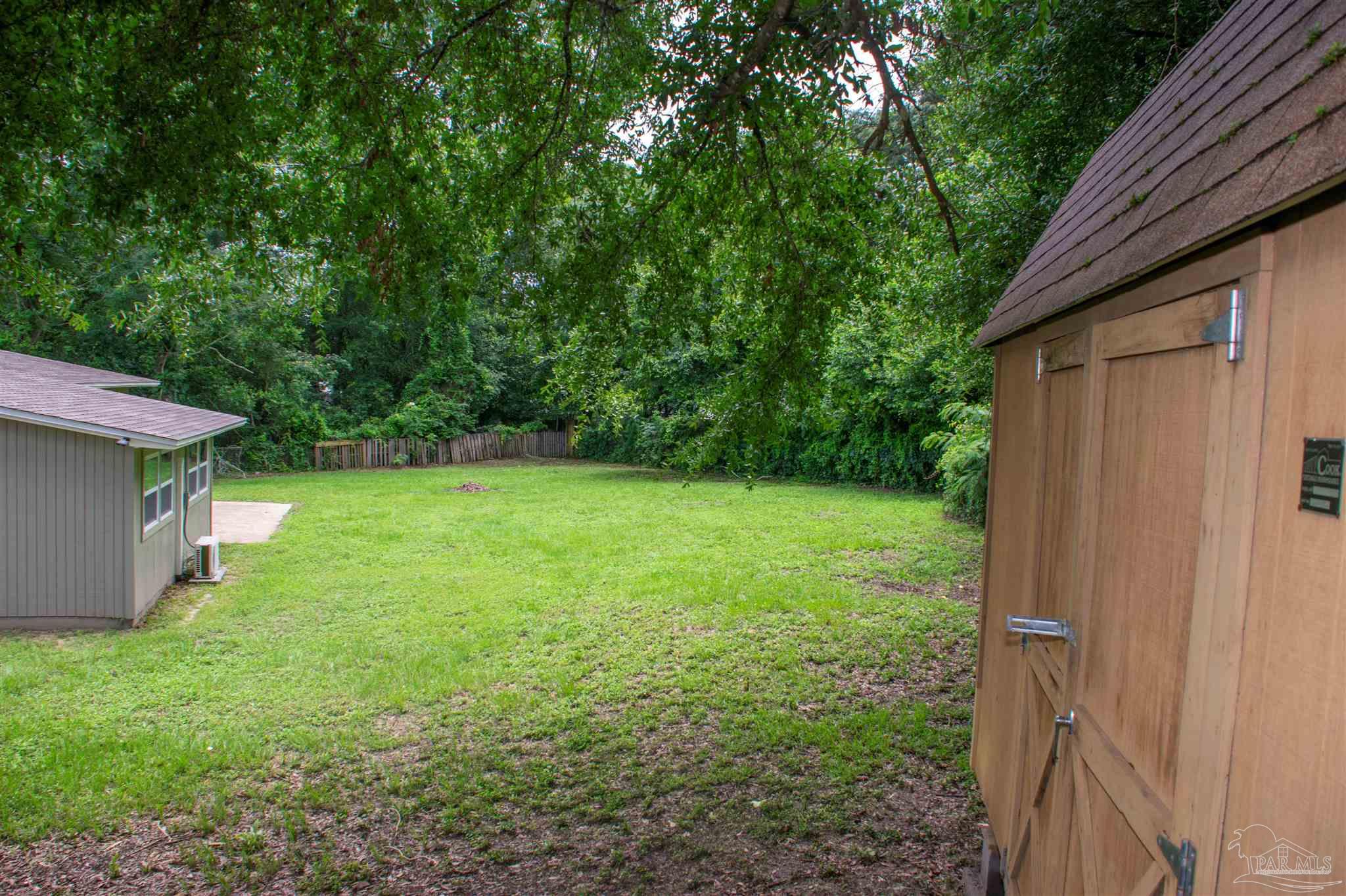 5357 Locklin Avenue Milton, FL 32570 - Photo 9 of 46