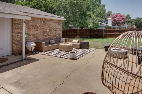 $299,900 | 5100 Hawkins Cemetery Road, Arlington, TX 76017