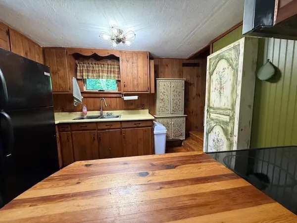$149,900 | 910 Mutton Lane, Clinton, ME 04927