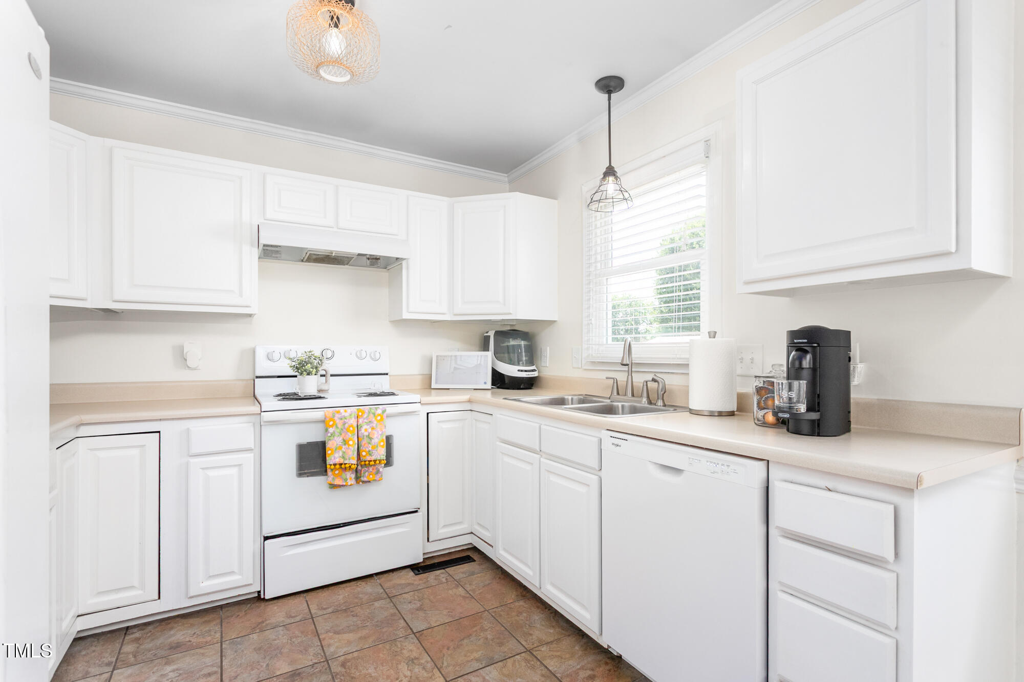 704 Rolling Road Haw River, NC 27258 - Photo 11 of 30 704 Rolling Road-11