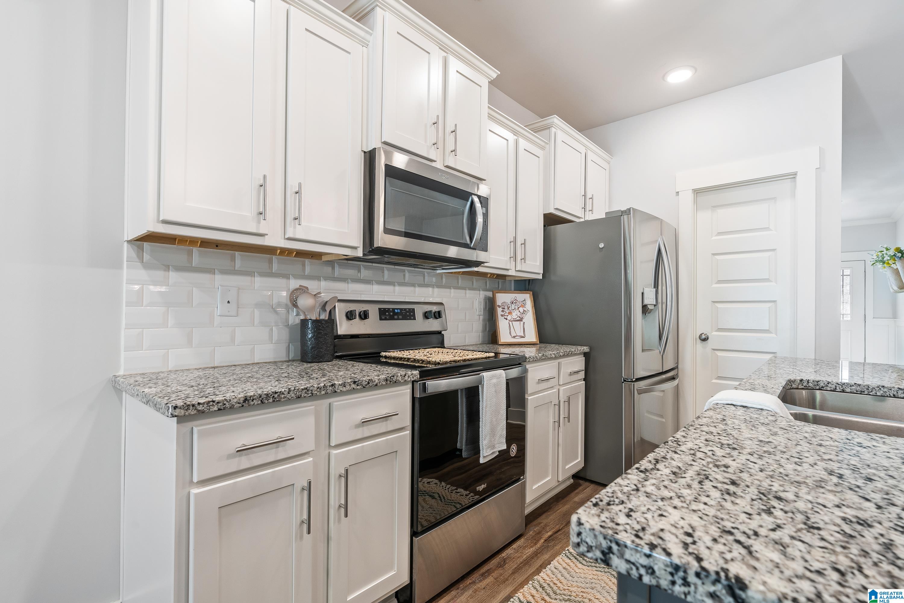 5437 Park Side Road Birmingham, AL 35244 - Photo 9 of 56