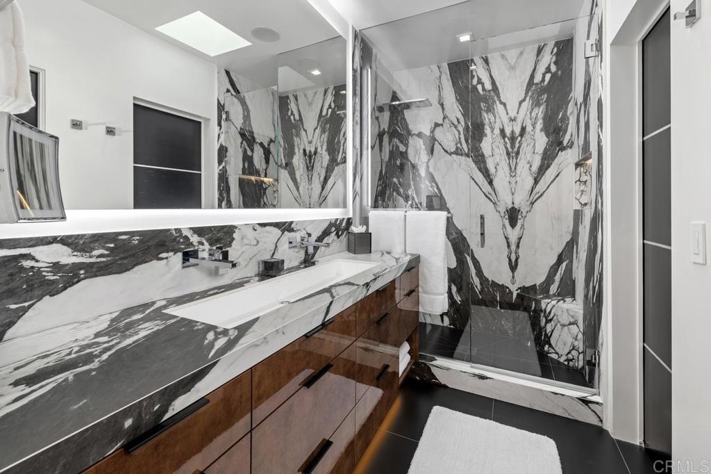 5560 Moonlight Lane La Jolla, CA 92037 - Photo 18 of 35