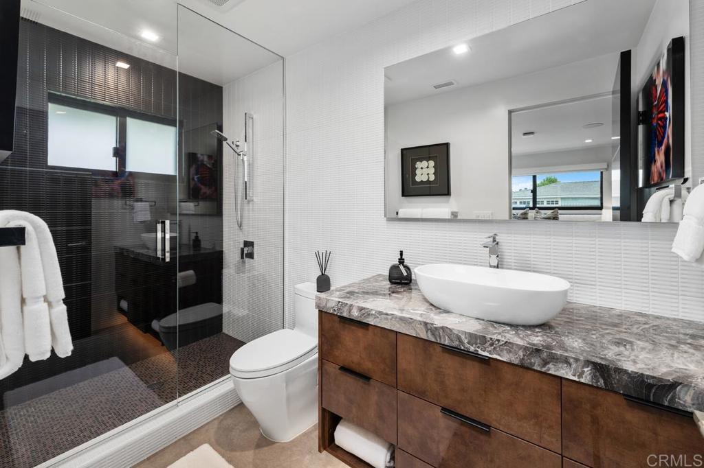 5560 Moonlight Lane La Jolla, CA 92037 - Photo 22 of 35