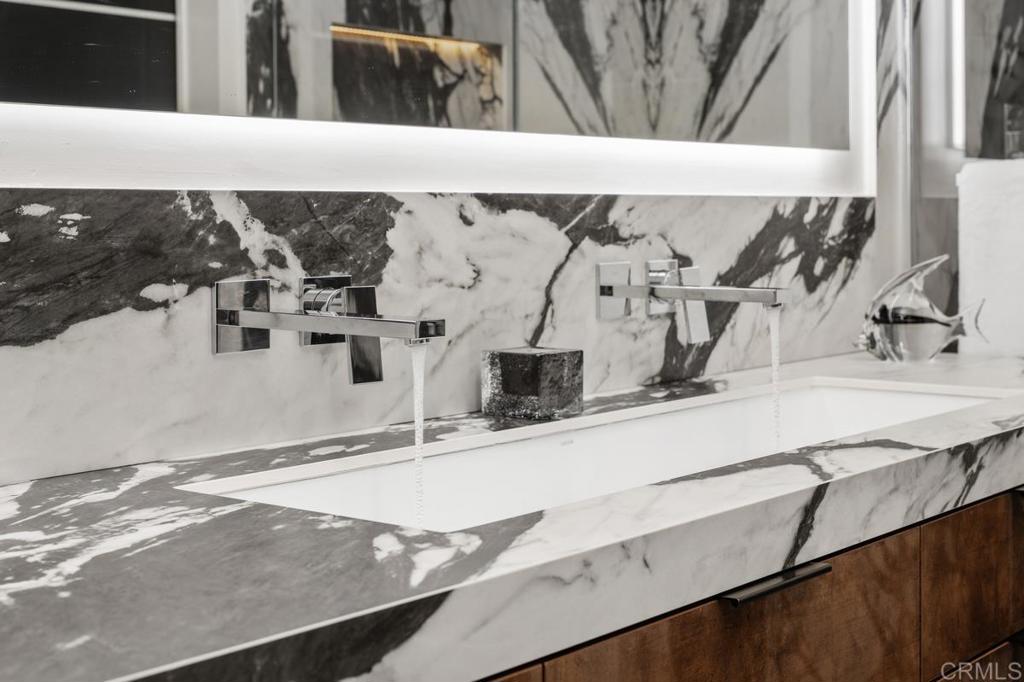 5560 Moonlight Lane La Jolla, CA 92037 - Photo 23 of 35