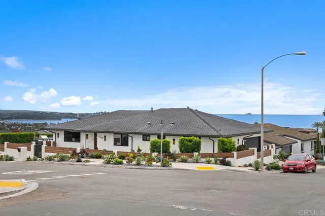 $3,995,000 | 5560 Moonlight Lane, La Jolla, CA 92037