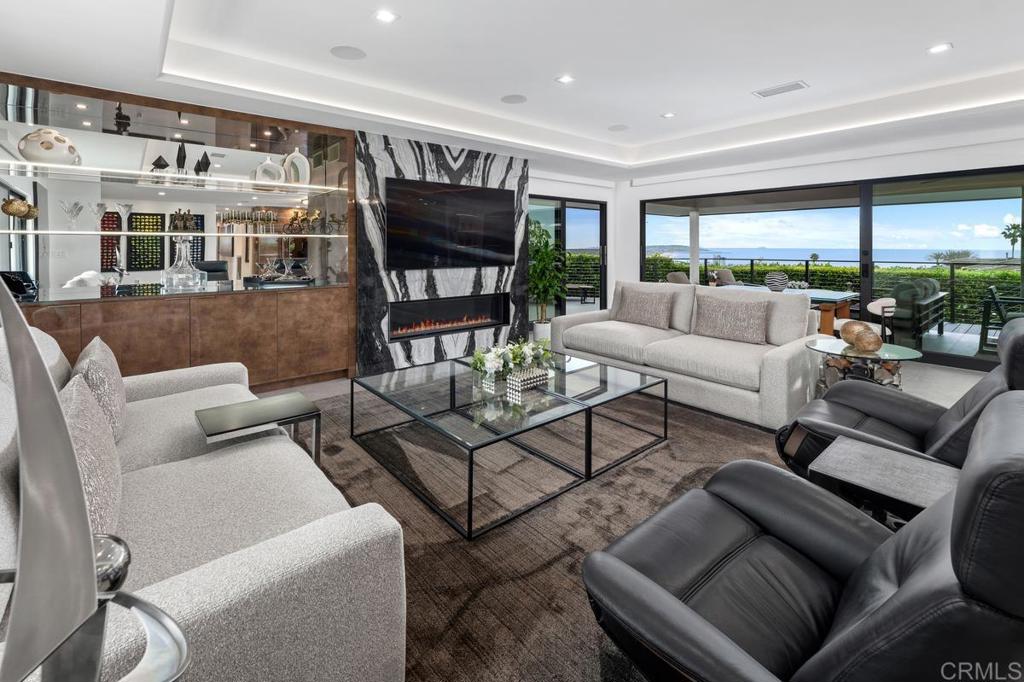 5560 Moonlight Lane La Jolla, CA 92037 - Photo 7 of 35