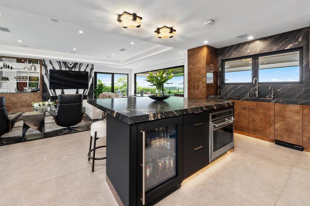 5560 Moonlight Lane La Jolla, CA 92037 - Photo 9 of 35