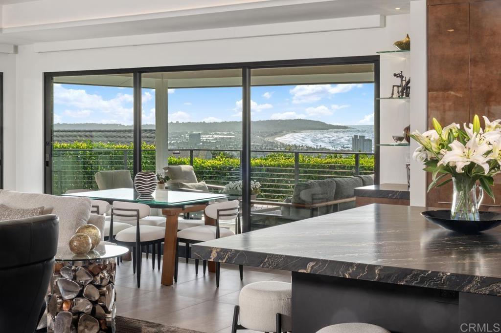 5560 Moonlight Lane La Jolla, CA 92037 - Photo 10 of 35