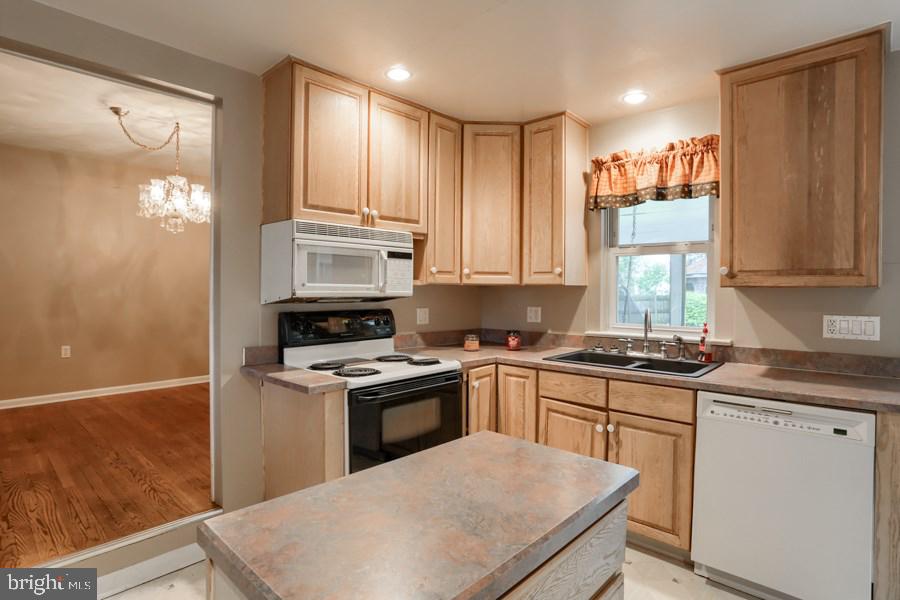 503 Rutherford Road Harrisburg, PA 17109 - Photo 8 of 25 Gallery Image 8