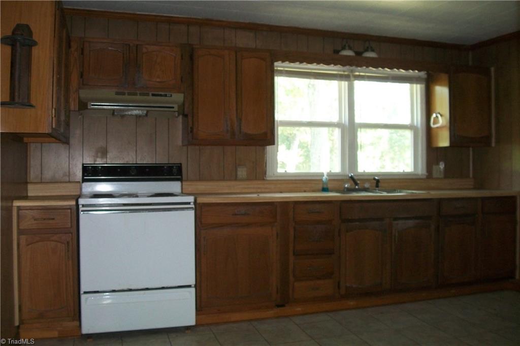 8400 Reynolda Road Pfafftown, NC 27040 - Photo 4 of 24 Gallery Image 4
