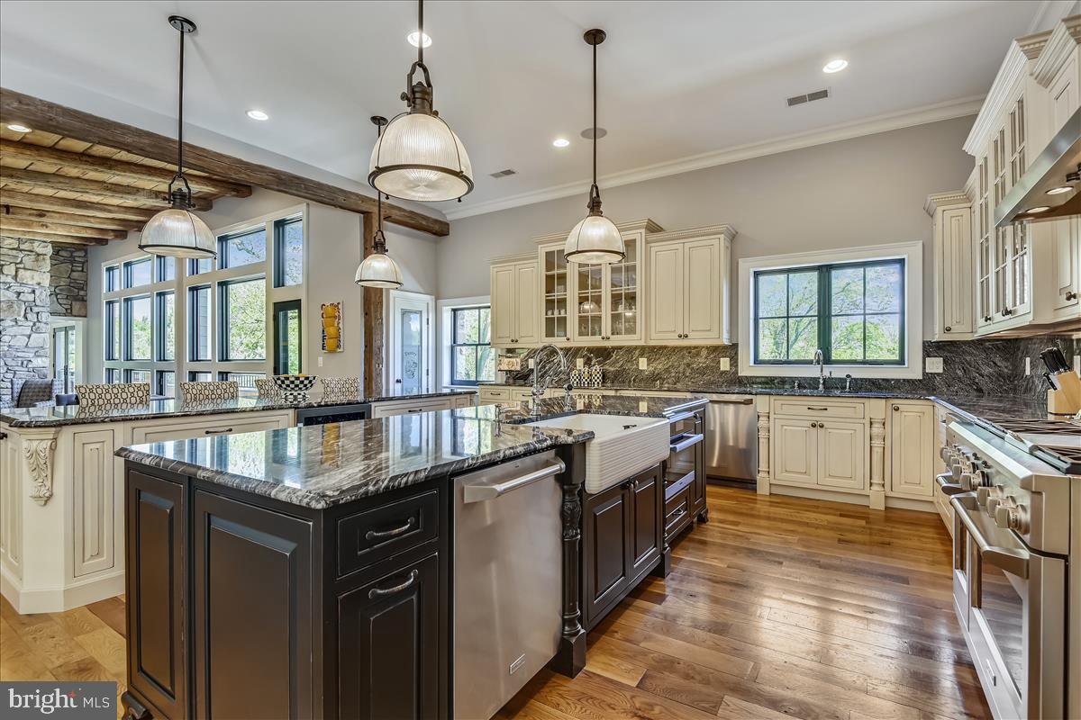3515 Anton Farms Road Baltimore, MD 21208 - Photo 12 of 61 Kitchen