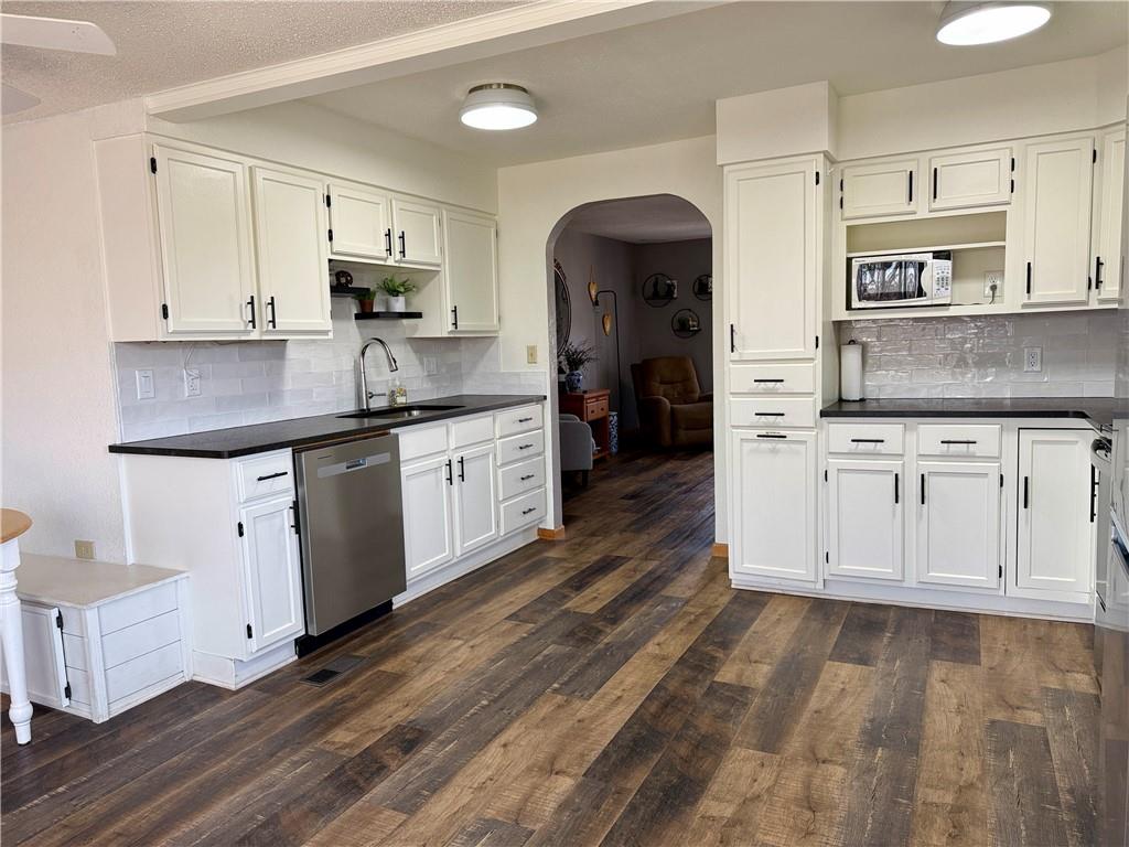 100 Inlet Cove Council Grove, KS 66846 - Photo 11 of 40