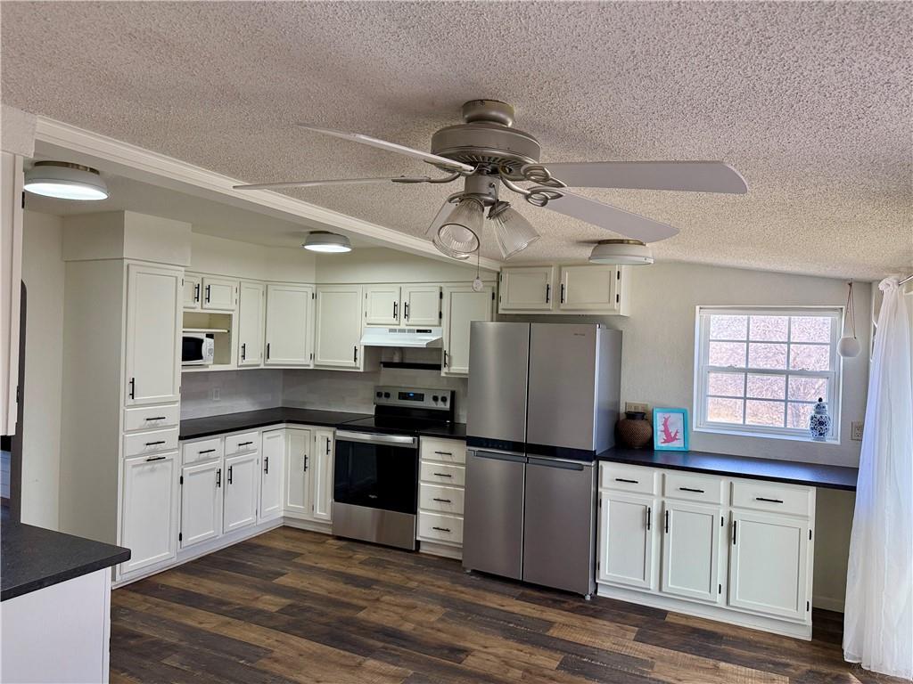 100 Inlet Cove Council Grove, KS 66846 - Photo 12 of 40