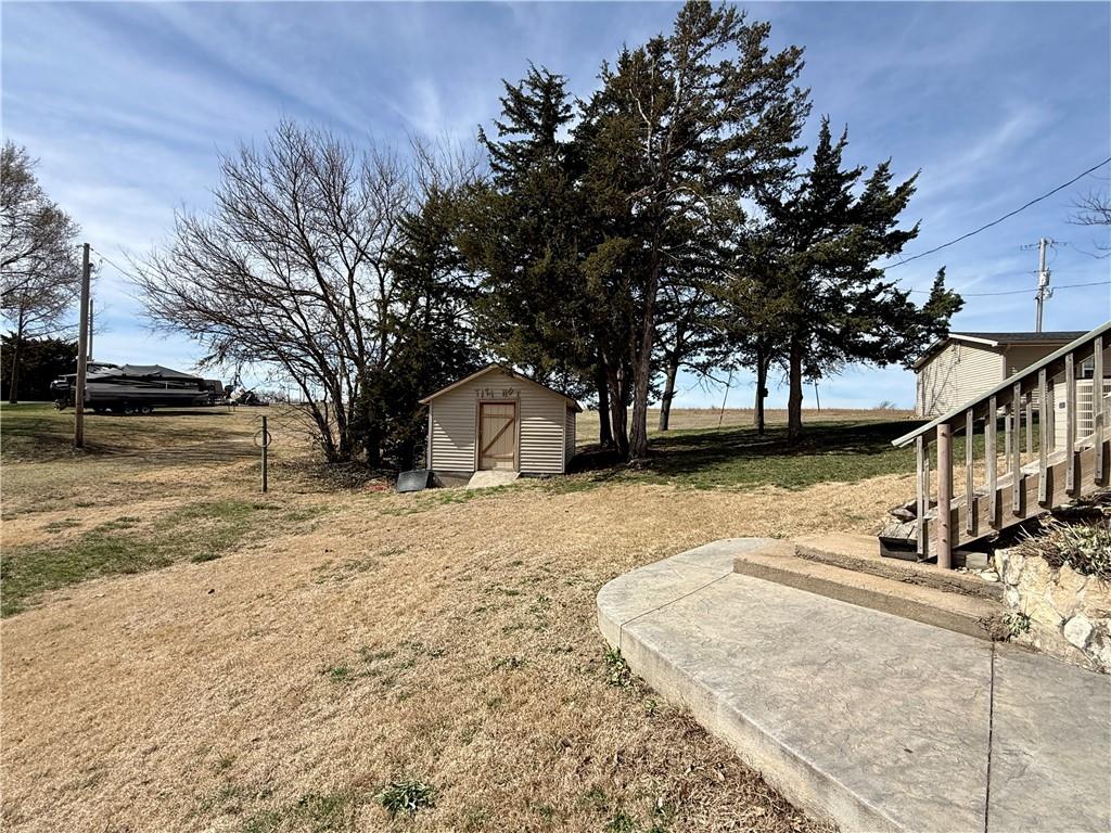 100 Inlet Cove Council Grove, KS 66846 - Photo 35 of 40