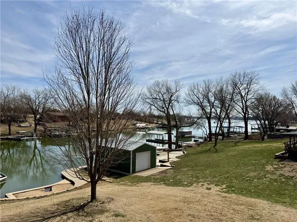 $775,000 | 100 Inlet Cove, Council Grove, KS 66846