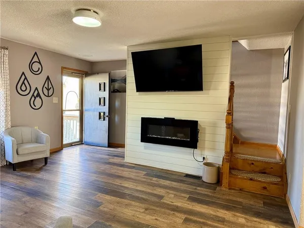 $775,000 | 100 Inlet Cove, Council Grove, KS 66846