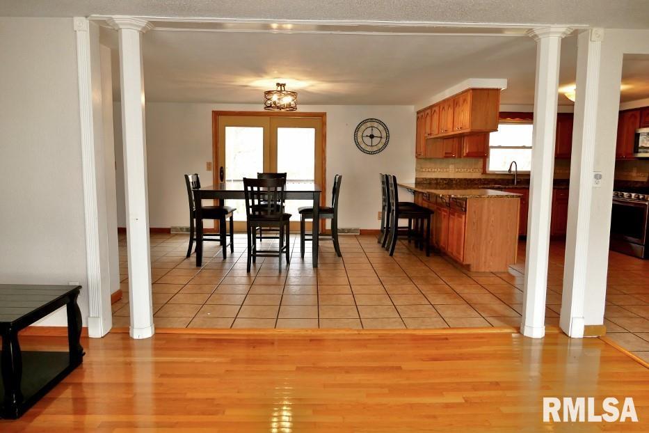 1540 Division Street Metamora, IL 61548 - Photo 7 of 38