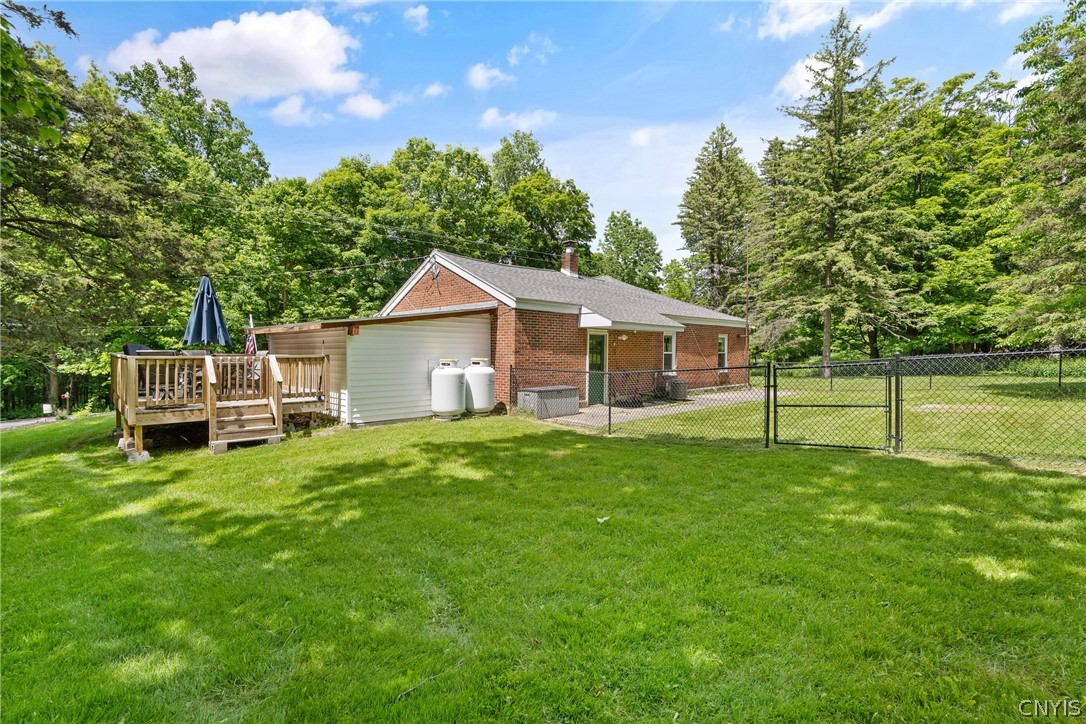2696 Lyons Road Camillus, NY 13031 - Photo 21 of 31