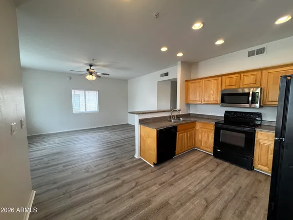 $329,900 | 510 West University Drive, Unit 208, Tempe, AZ 85281