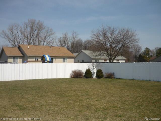 9513 Nook Road Algonac, MI 48001 - Photo 3 of 22 P1240772.jpg