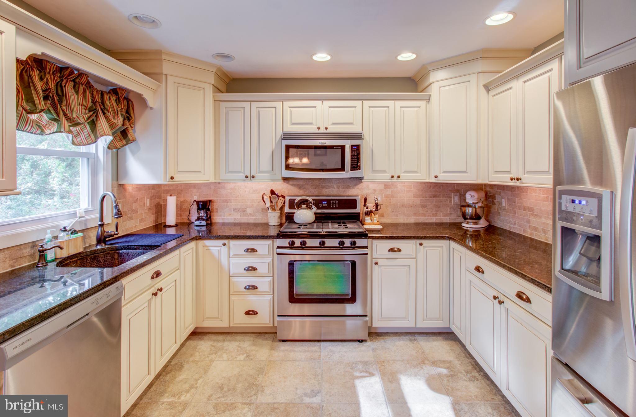 584 Mercer Street Hamilton, NJ 08690 - Photo 8 of 43 Gallery Image 8