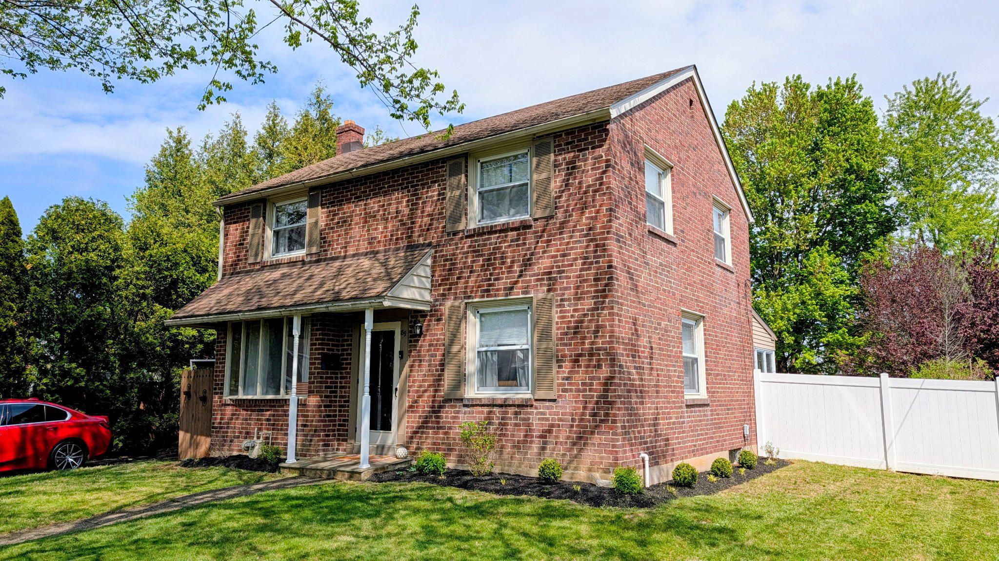 89 Worrell Drive Springfield, PA 19064 - Photo 3 of 36 Quality brick construction.