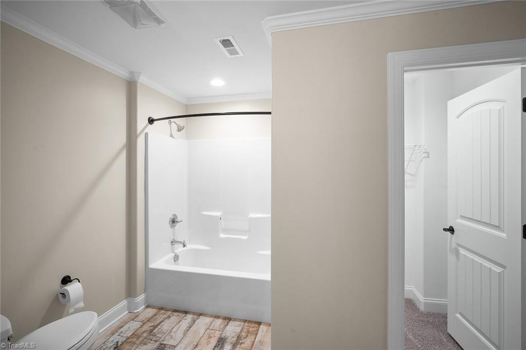 333 Punkin Ridge Lane Winston-Salem, NC 27107 - Photo 32 of 50 Upstairs bathroom