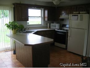 394 Cravens Road Springfield, IL 62712 - Photo 3 of 9