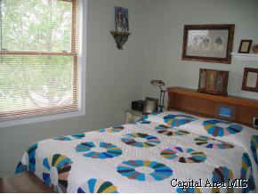 394 Cravens Road Springfield, IL 62712 - Photo 4 of 9