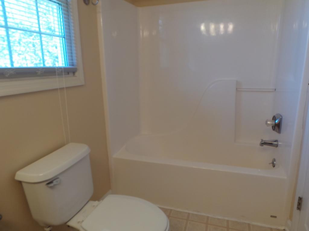 1 Cherokee Ridge Court, Unit 1 Johnson City, TN 37604 - Photo 5 of 36 BATH SPARKLES