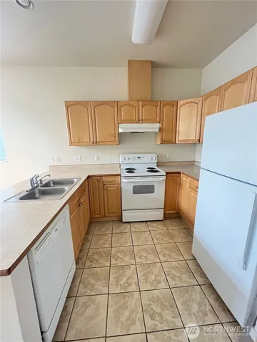 $1,550 | 510 West Casino Road, Unit 12, Everett, WA 98204