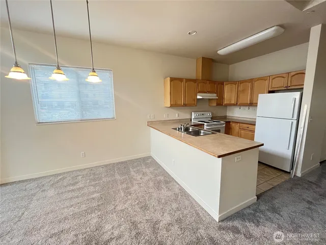 $1,550 | 510 West Casino Road, Unit 12, Everett, WA 98204