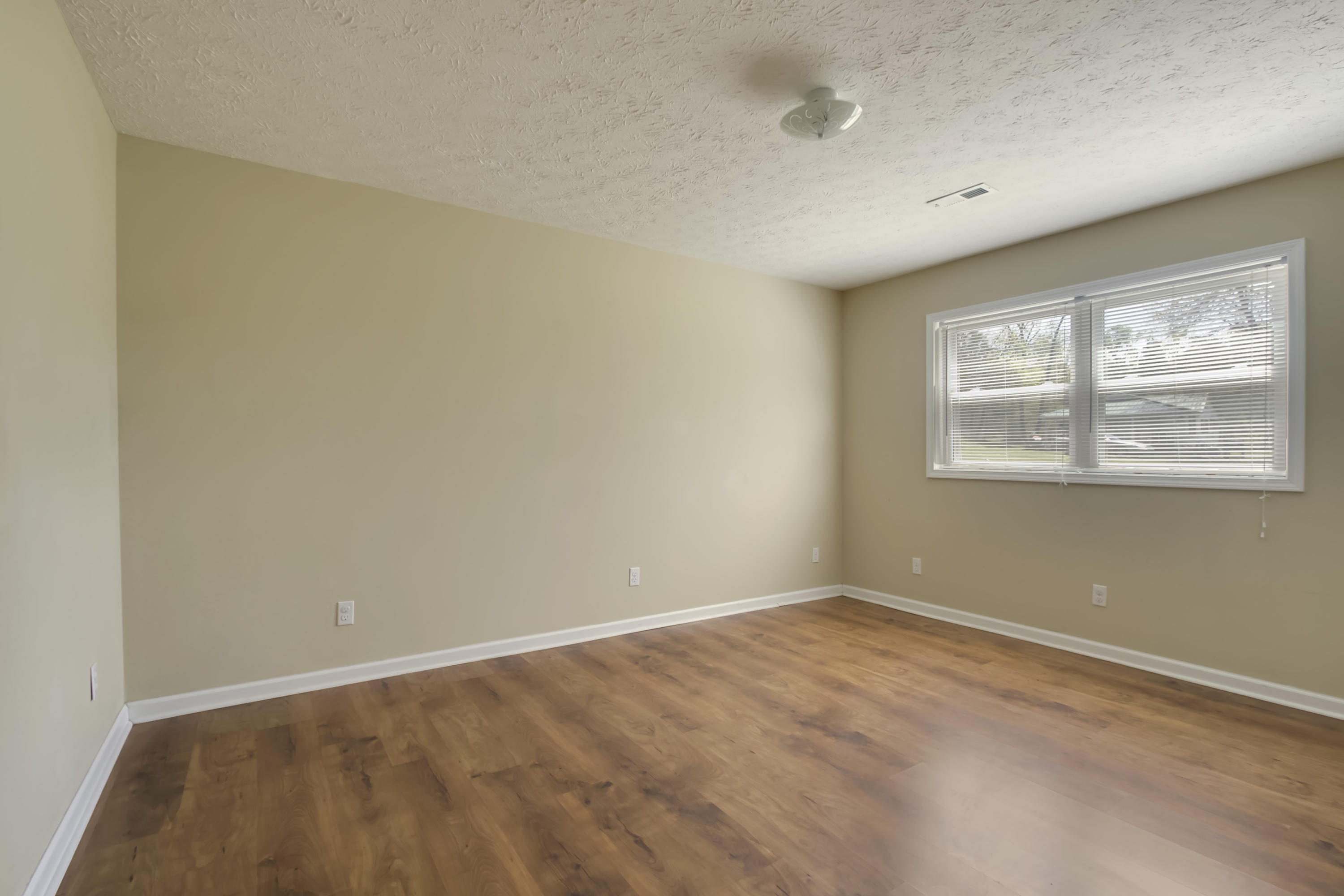 613 Laurel Bluff Road Kingston, TN 37763 - Photo 16 of 21 16_LaurelBluffRoad_609-611-613_Bedroom2_