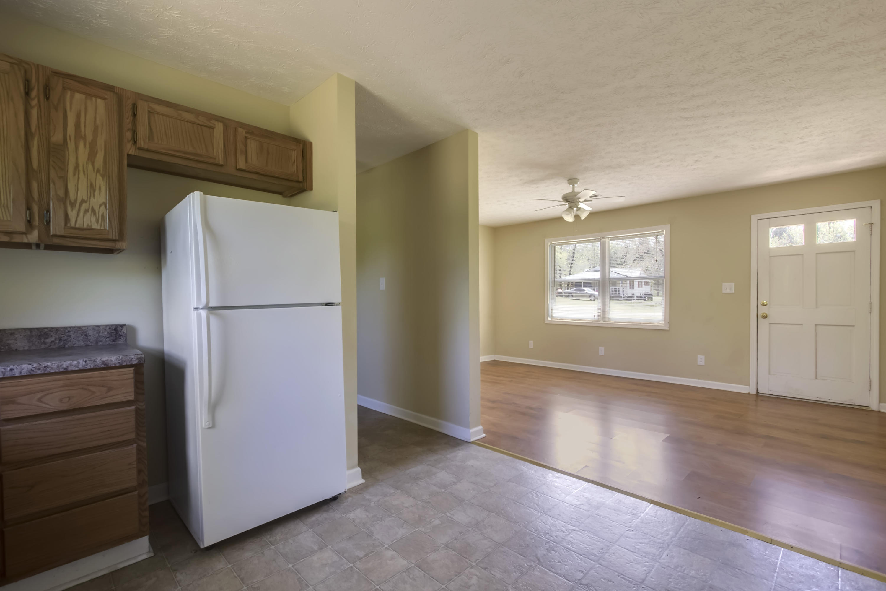 613 Laurel Bluff Road Kingston, TN 37763 - Photo 9 of 21 09_LaurelBluffRoad_609-611-613_Kitchen03