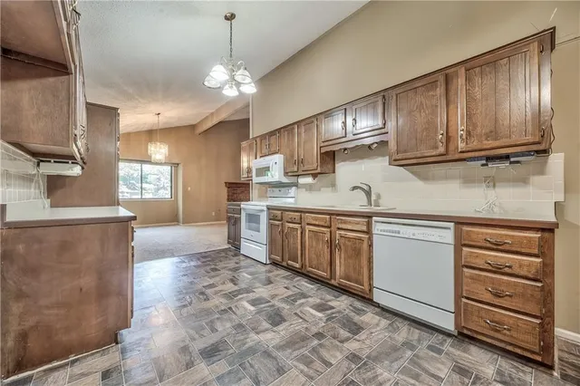 $349,900 | 16513 West 133rd Street, Olathe, KS 66062