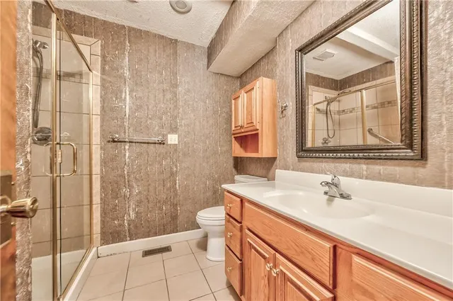 $349,900 | 16513 West 133rd Street, Olathe, KS 66062