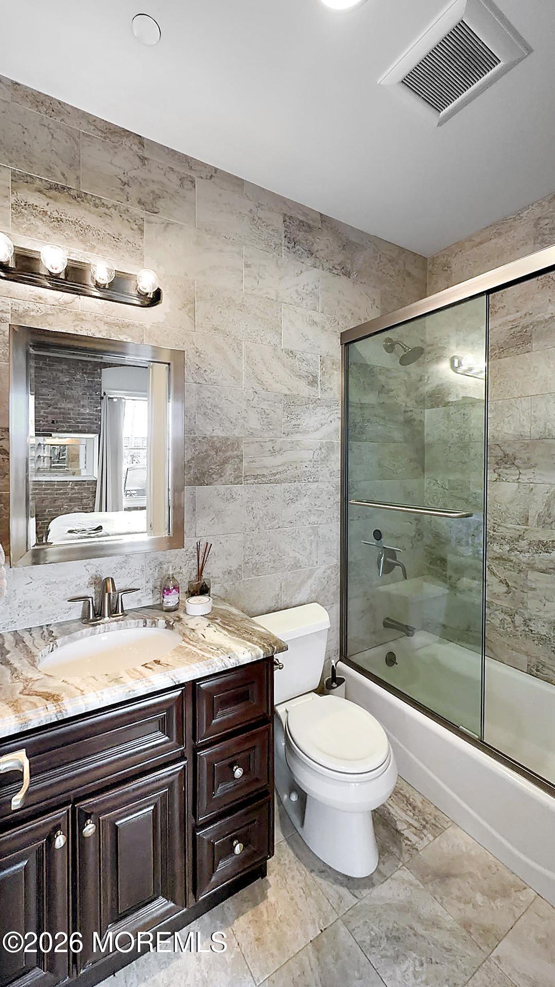 18 Broad Street, Unit 3 Red Bank, NJ 07701 - Photo 1 of 19 DJTenHoeve_18Broad2R,RedBank_1_HE_