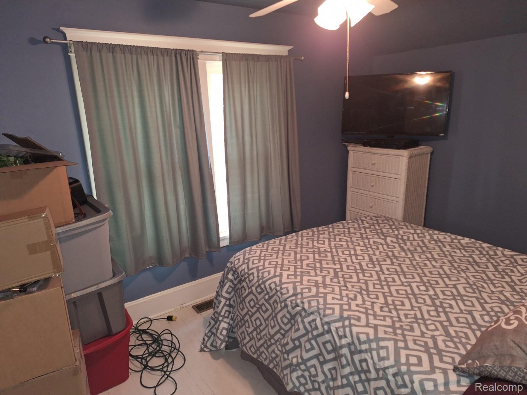 4274 River Road Manistee, MI 49660 - Photo 24 of 26 Ceiling-mounted fan fixture