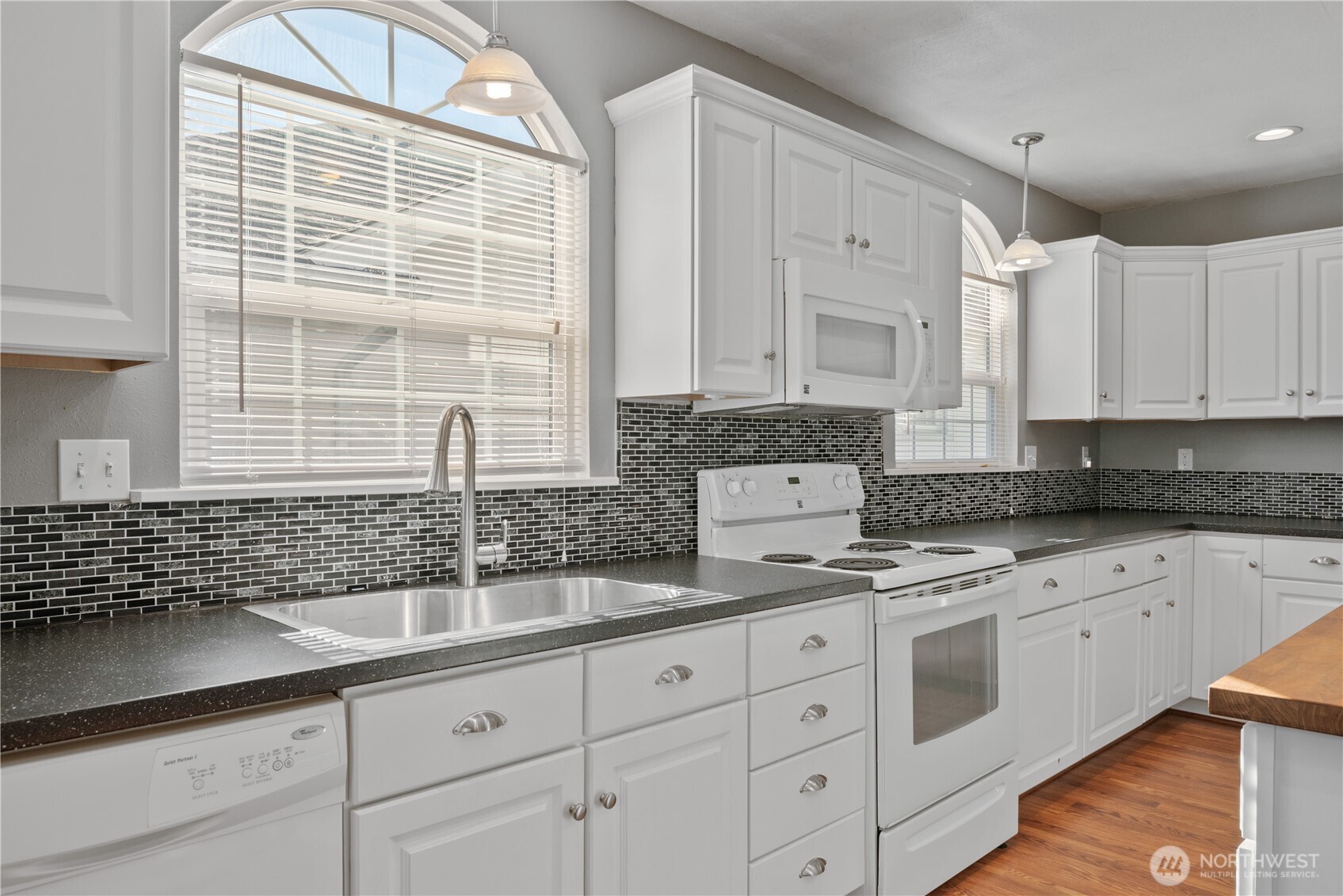 1 D Street Southwest Castle Rock, WA 98611 - Photo 13 of 40