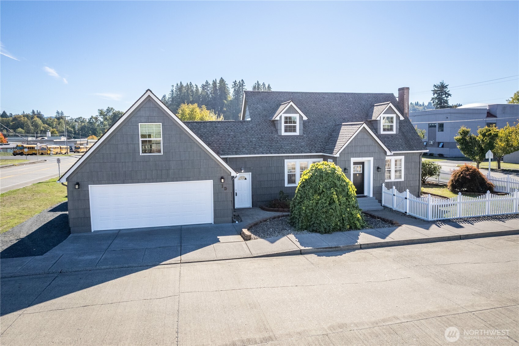 1 D Street Southwest Castle Rock, WA 98611 - Photo 3 of 40