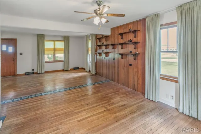 $195,000 | 114-112 Andrew Avenue, Jerseyville, IL 62052