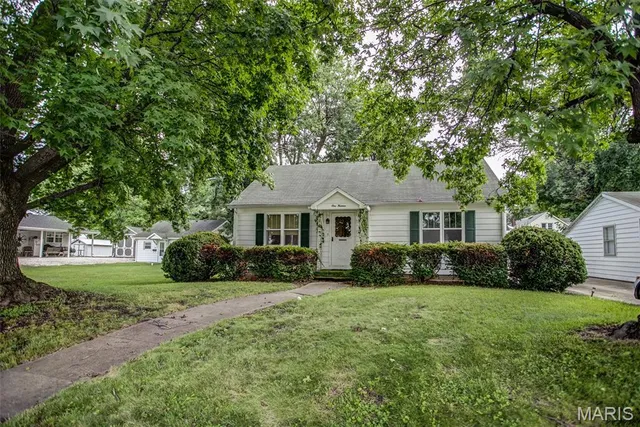 $195,000 | 114-112 Andrew Avenue, Jerseyville, IL 62052