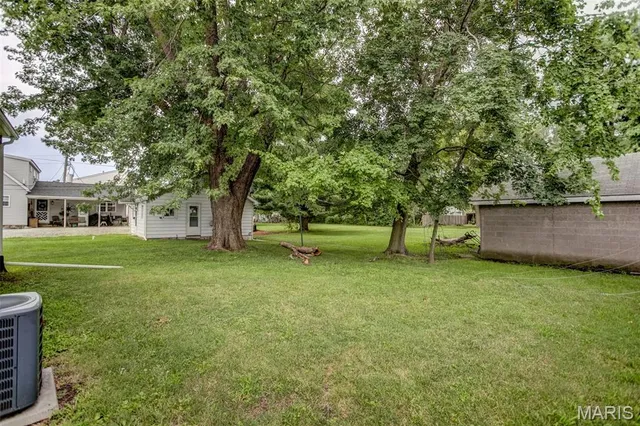 $195,000 | 114-112 Andrew Avenue, Jerseyville, IL 62052